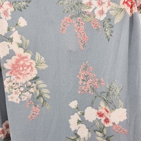 Flora Nikrooz Silky Floral Shorts Cami 2-Piece Pajama Set Sz L Grey Feminine - Picture 5 of 7